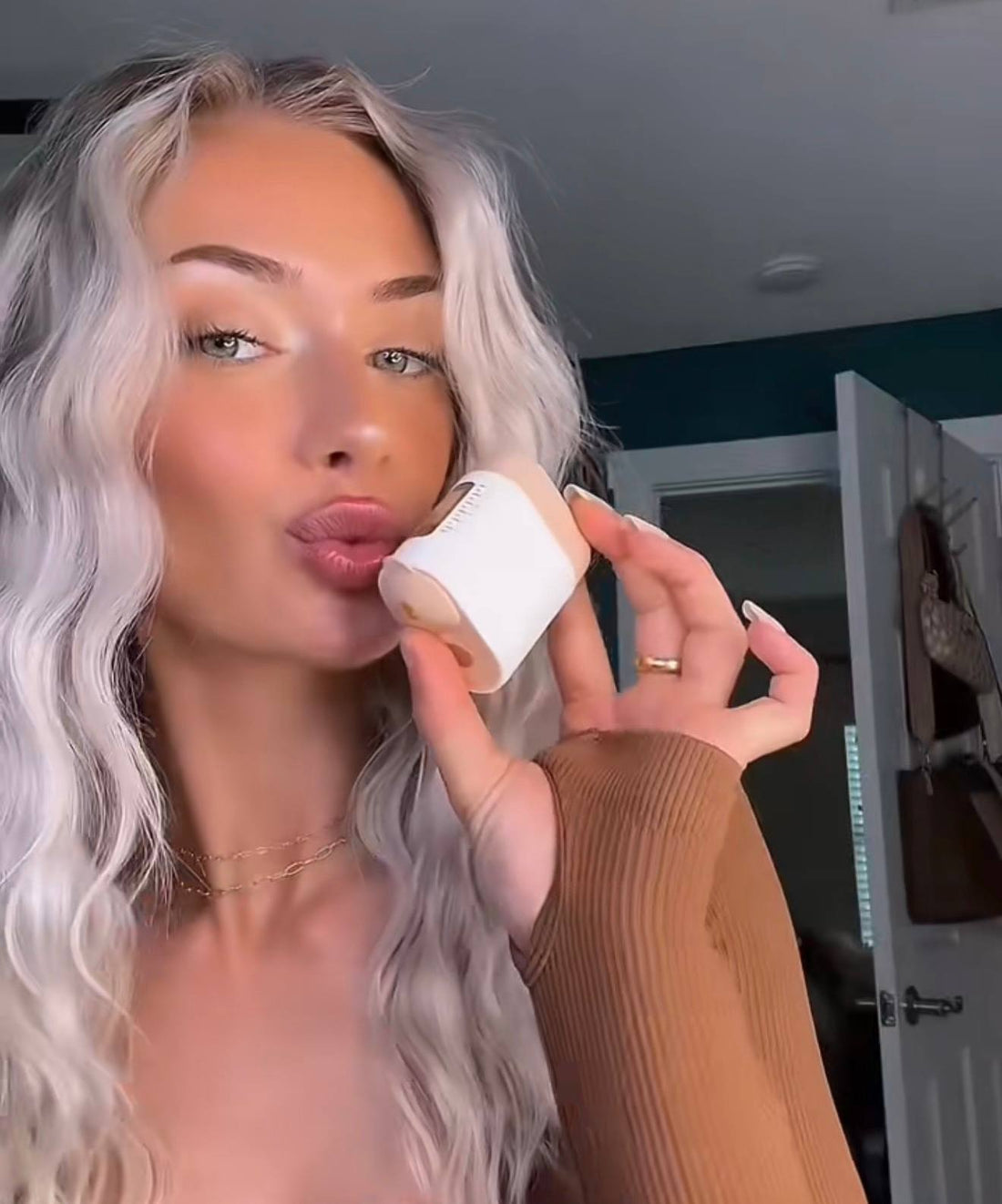 2 in 1 Electric Hair Oil Applicator and Scalp Massager