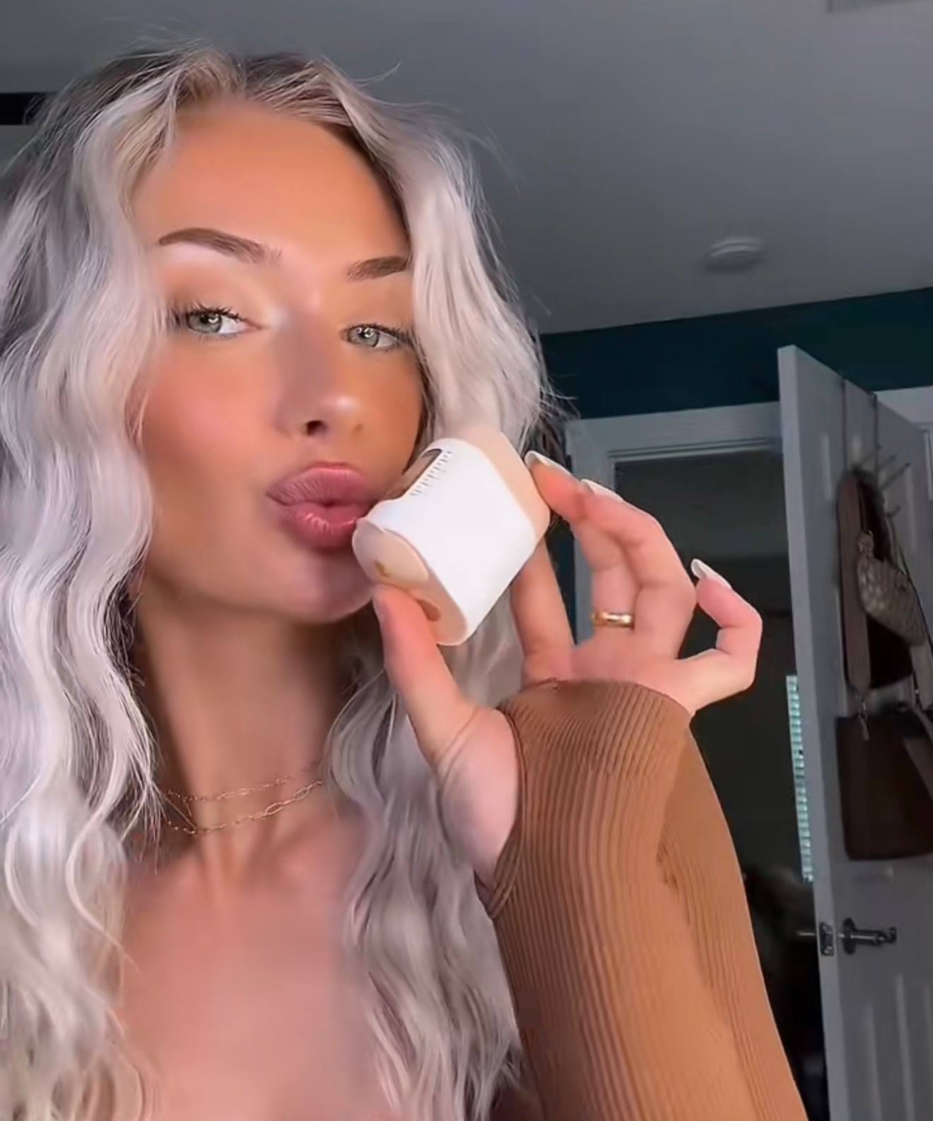 2 in 1 Electric Hair Oil Applicator and Scalp Massager